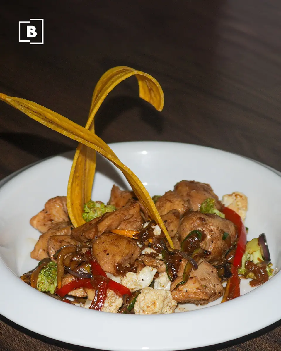 Plato de la cocina nocturna de Burddo